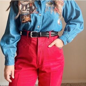 VINTAGE RARE RED ROCKIES MOUNTAIN MOM JEANS SIZE 27 (fits like a 25)